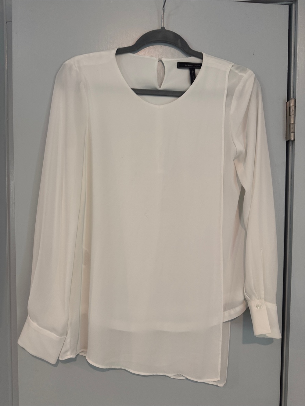 BCBG Max Azria Women's White Long-Sleeve Chiffon Feel Blouse, never worn